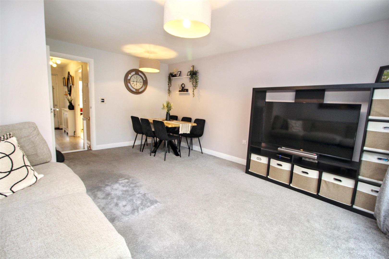 Pryor Close, Tilehurst, Reading